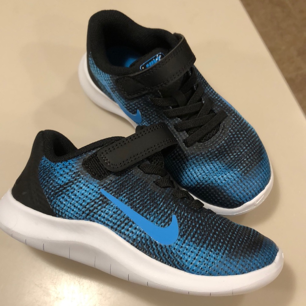 NWOT Boys Nike Sneakers